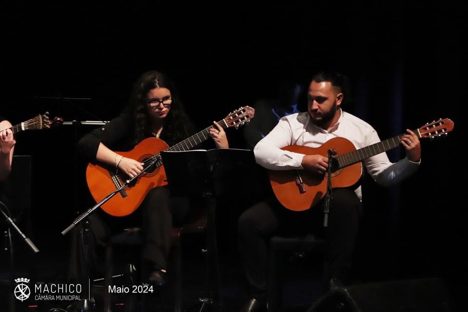 Tuna Amadis em atuação, fotografia 55 de 69